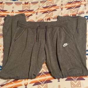 Size medium Nike sweatpants
